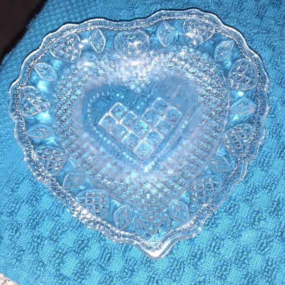 Minature cut glass heart plate and bowl - Picture 2 of 4
